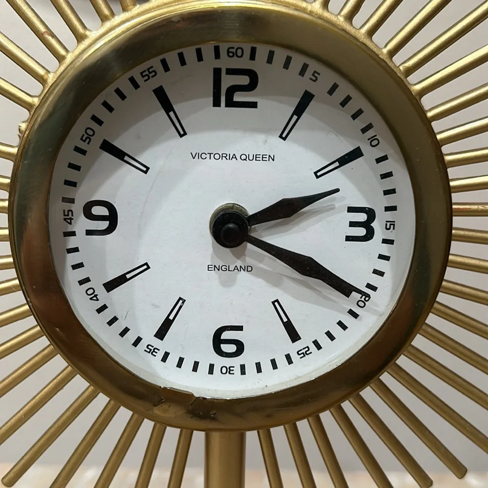 Victoria Queen Atomic Starburst Clock